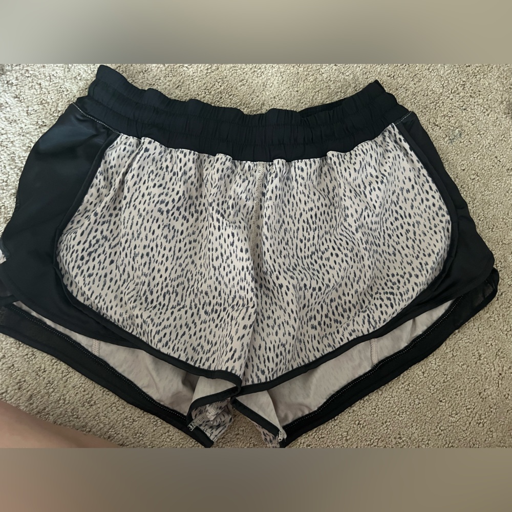 🍋🍋 LULULEMON Black Spotted Hotty Hots